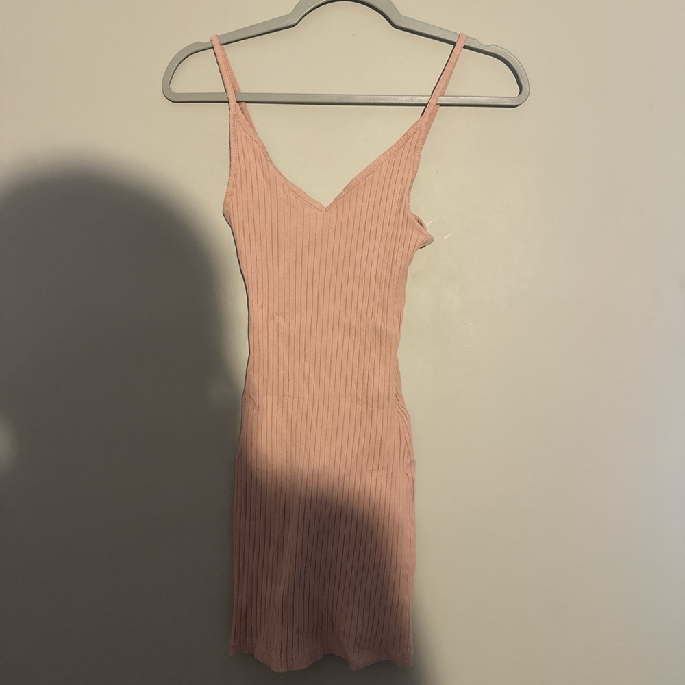 Elegant Pink Ribbed Dress